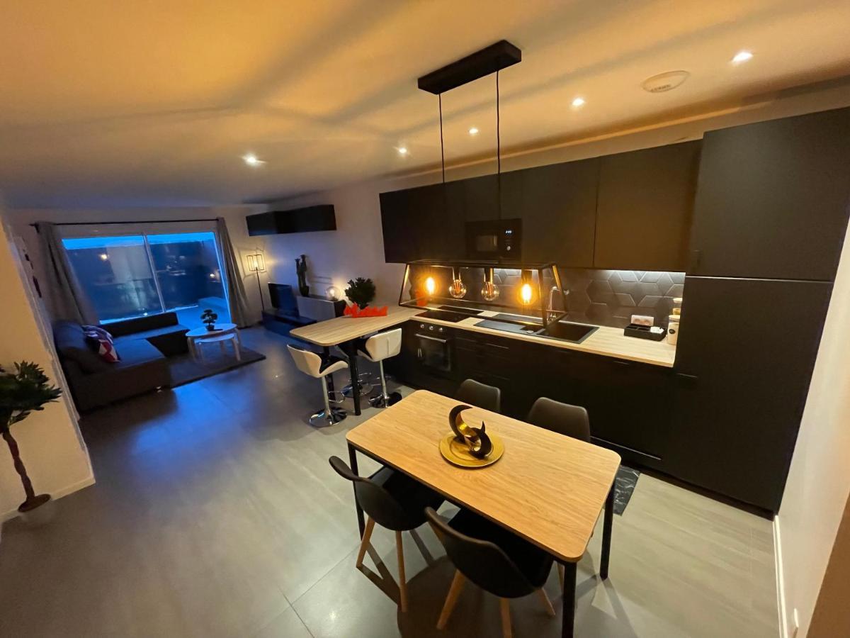 Gold Cocoon T3 74M2 Proche Centre Ville Вильжюст Экстерьер фото